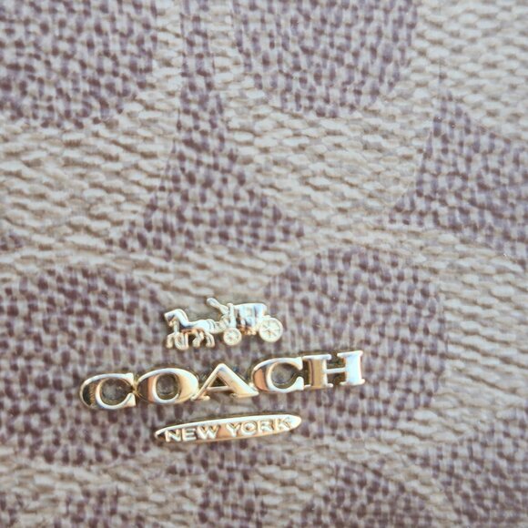 Coach Wallet - Picture 4 of 5